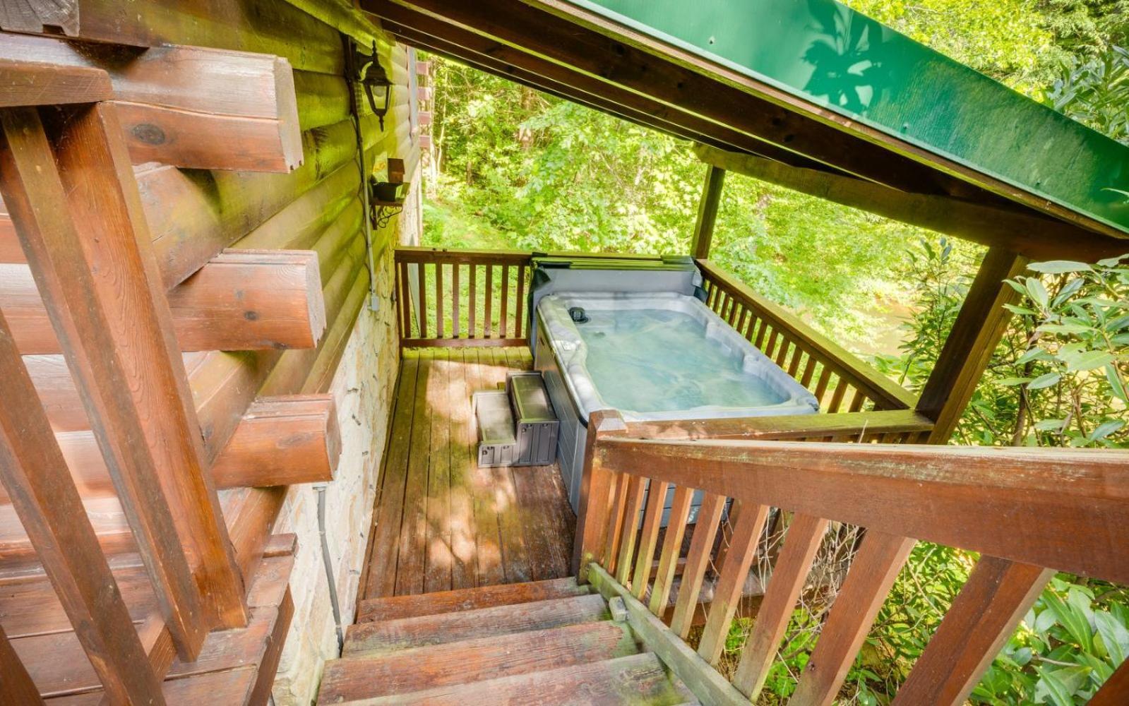 Hugs N Kisses Pool Table Hot Tub Pool Table Community Pool Close To Downtown 개틀린버그 외부 사진